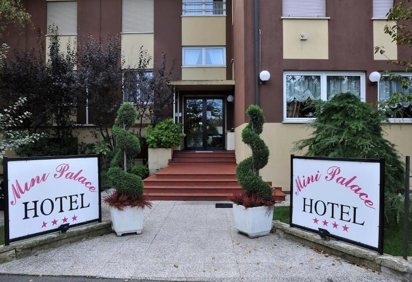 בית מלון כפרי Mini Palace  Country House