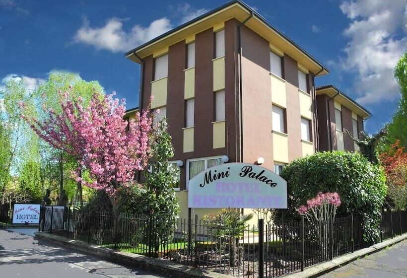 בית מלון כפרי Mini Palace  Country House