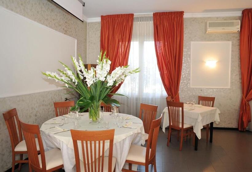 בית מלון כפרי Mini Palace  Country House