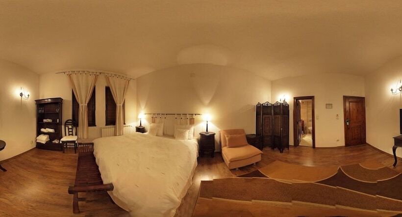 فندق Momini Dvori Boutique Guest House