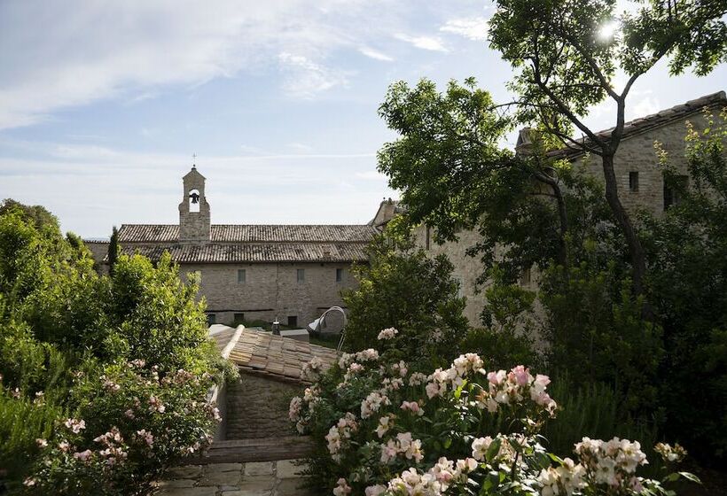 هتل Nun Assisi Relais & Spa Museum
