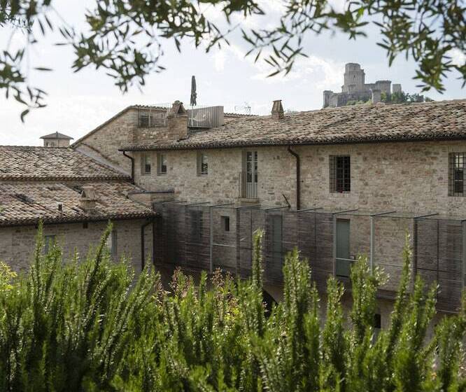 هتل Nun Assisi Relais & Spa Museum