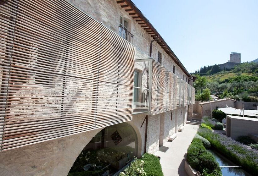 هتل Nun Assisi Relais & Spa Museum