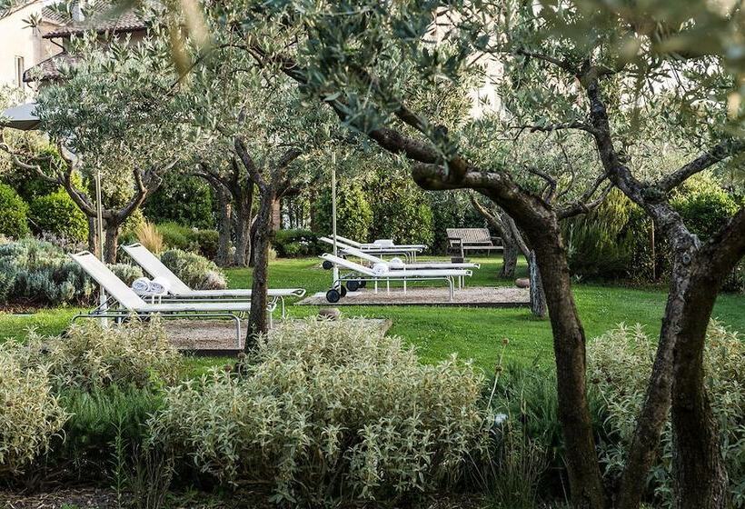 هتل Nun Assisi Relais & Spa Museum