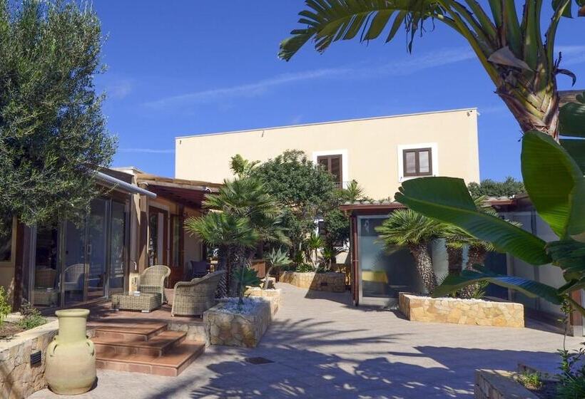 Oasis Hotel Residence & Resort