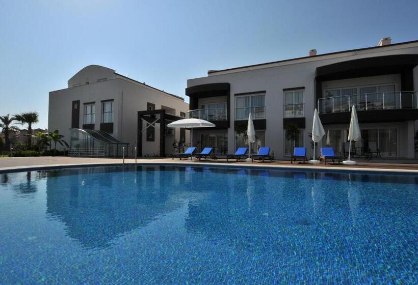 Отель Odyssey Residence Apartments