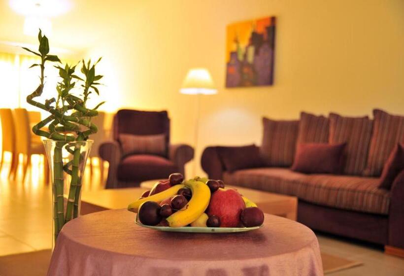 Отель Odyssey Residence Apartments