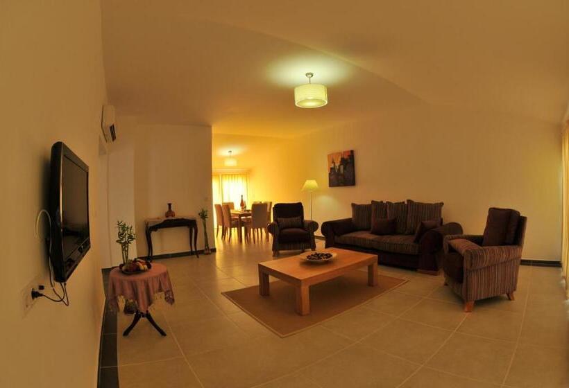 Отель Odyssey Residence Apartments