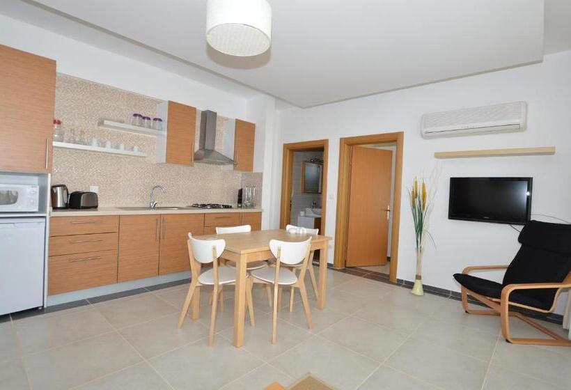 Отель Odyssey Residence Apartments