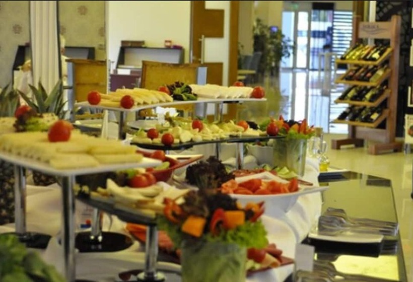 בית מלון כפרי Orty Airport