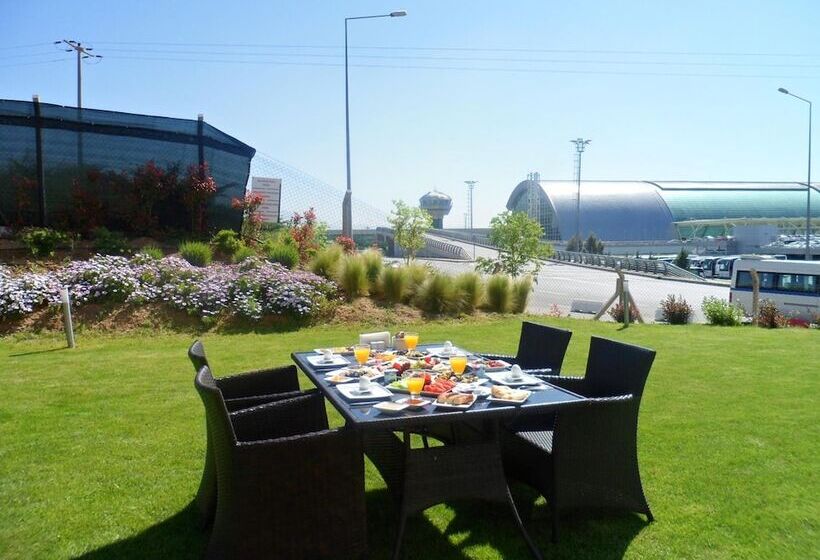 בית מלון כפרי Orty Airport