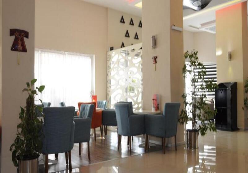 בית מלון כפרי Orty Airport