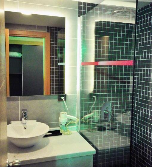 هتل Osaka Airport