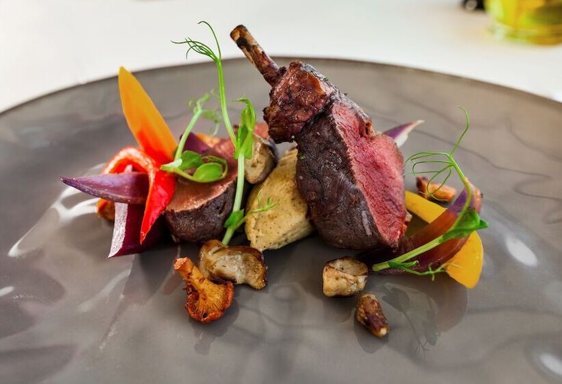 هتل Panorama Lviv