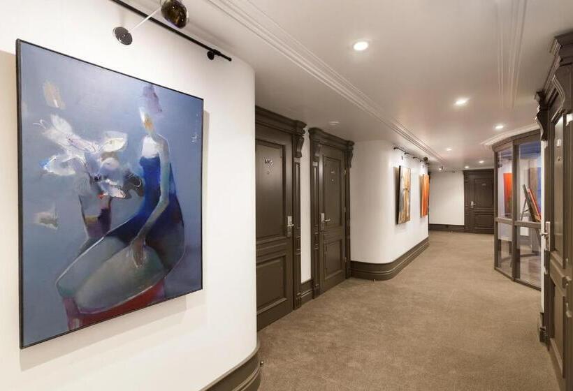 هتل Panorama Lviv