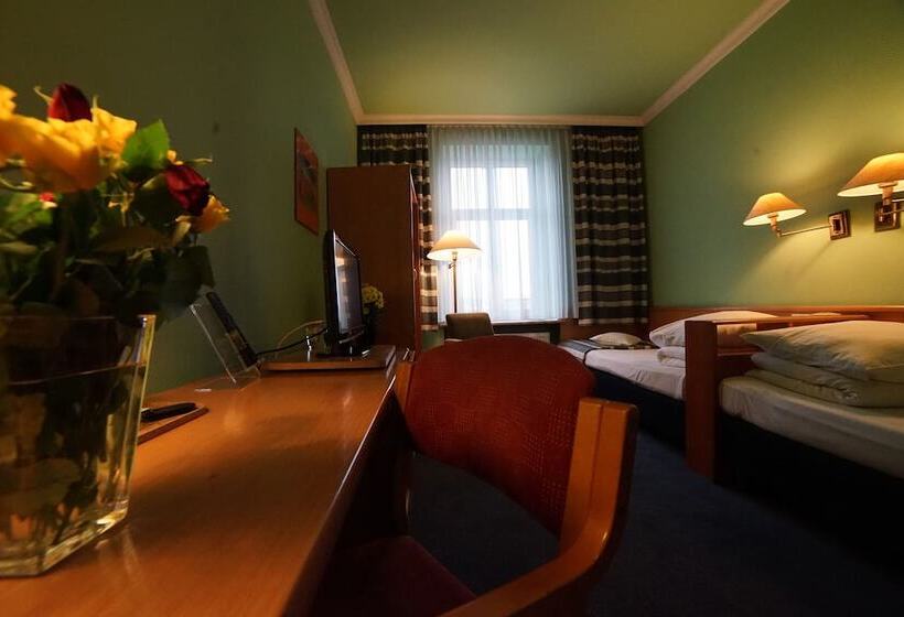 فندق Polonia Raciborz