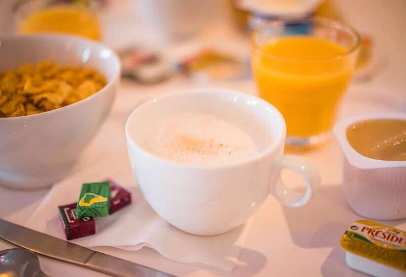 Отель Premiere Classe Rungis   Orly