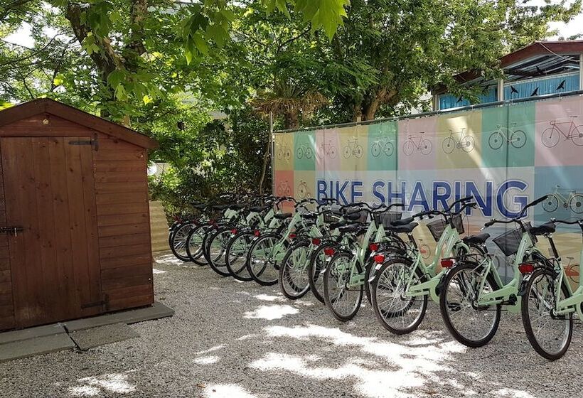 فندق Promenade Universale