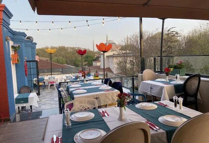 Raymond Hotel Old City