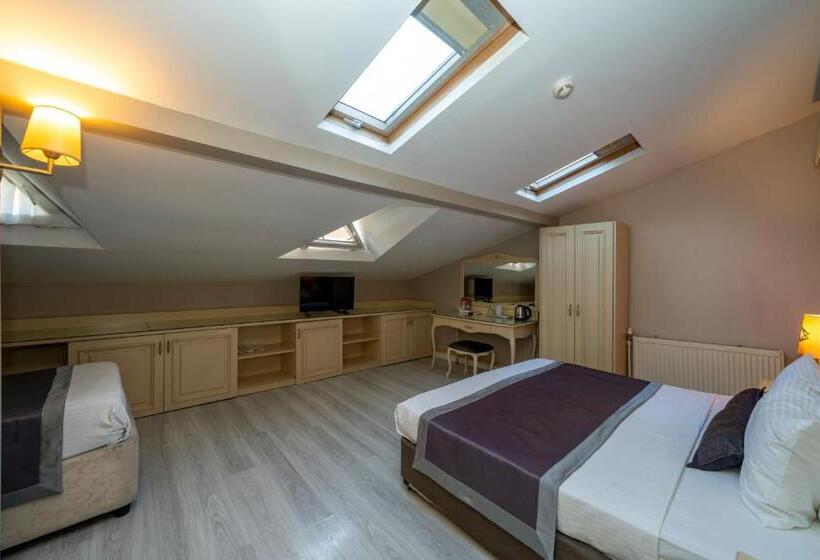 Raymond Hotel Old City