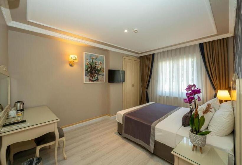 Raymond Hotel Old City