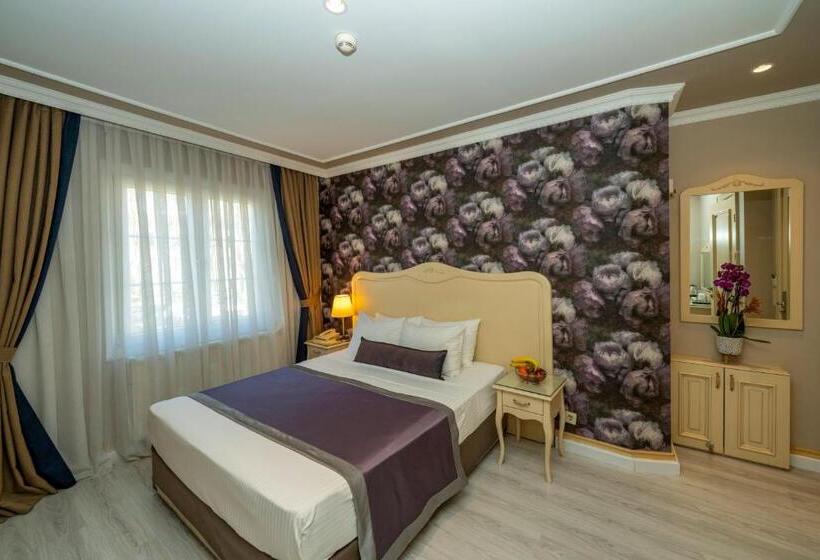 Raymond Hotel Old City