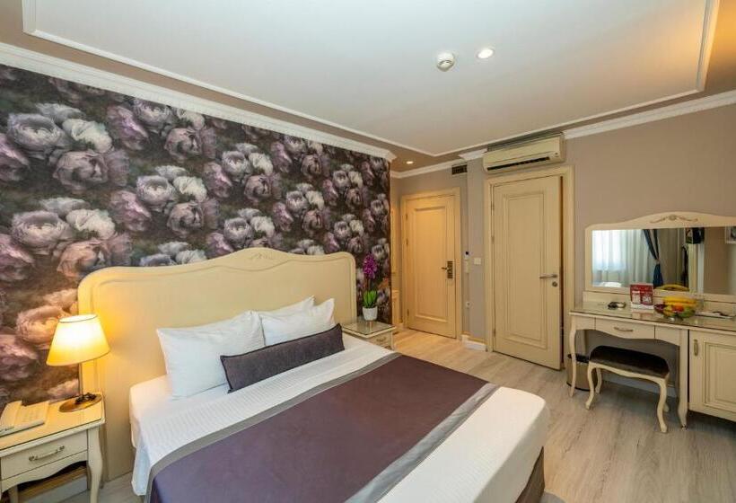 Raymond Hotel Old City