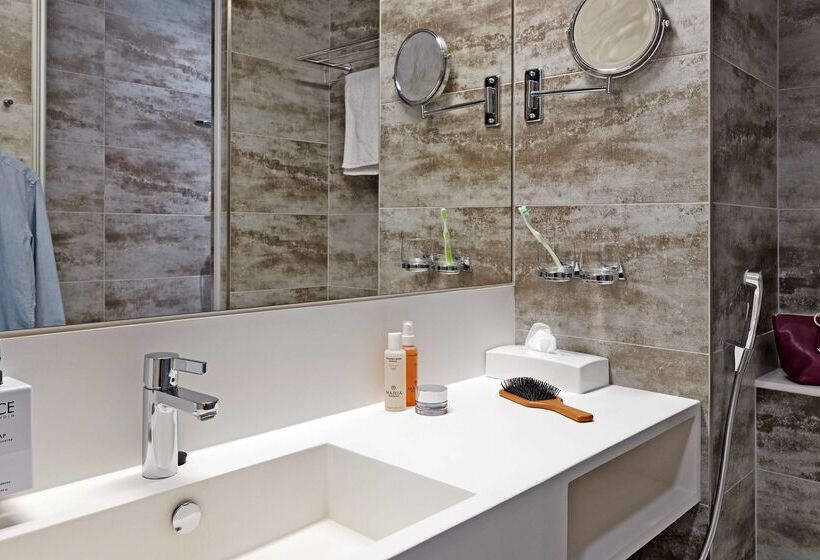 ホテル Scandic Paasi