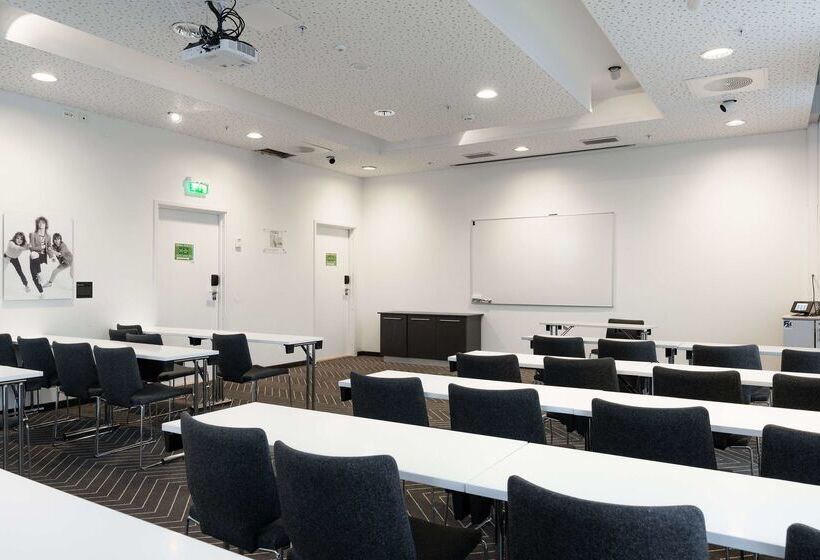 בית מלון כפרי Scandic Rock City