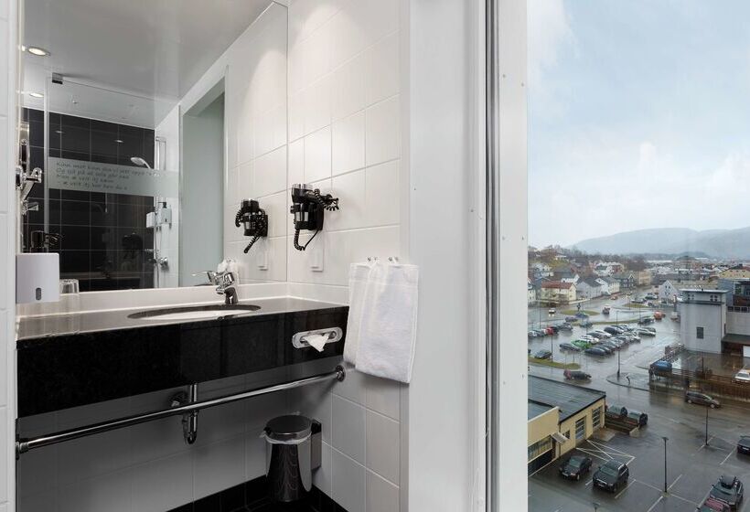 בית מלון כפרי Scandic Rock City