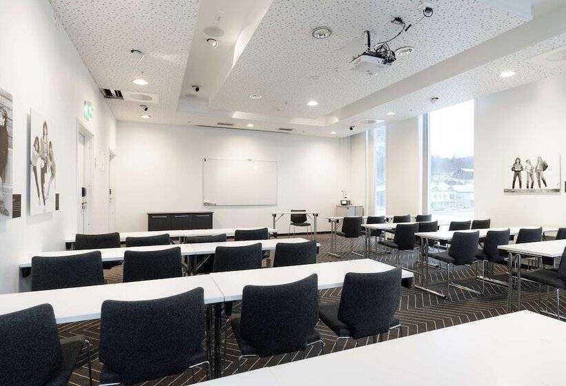 בית מלון כפרי Scandic Rock City