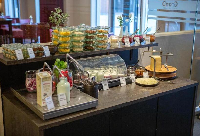 Отель Struer Grand