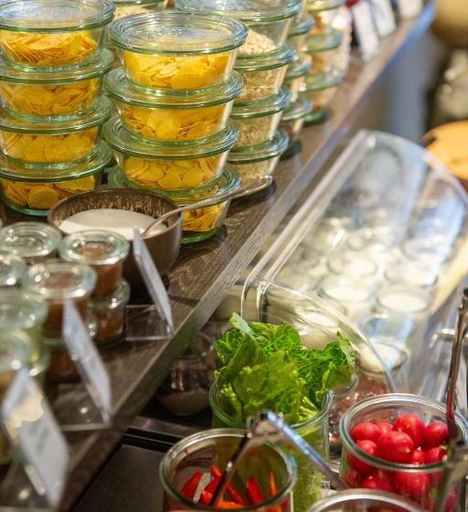 Отель Struer Grand