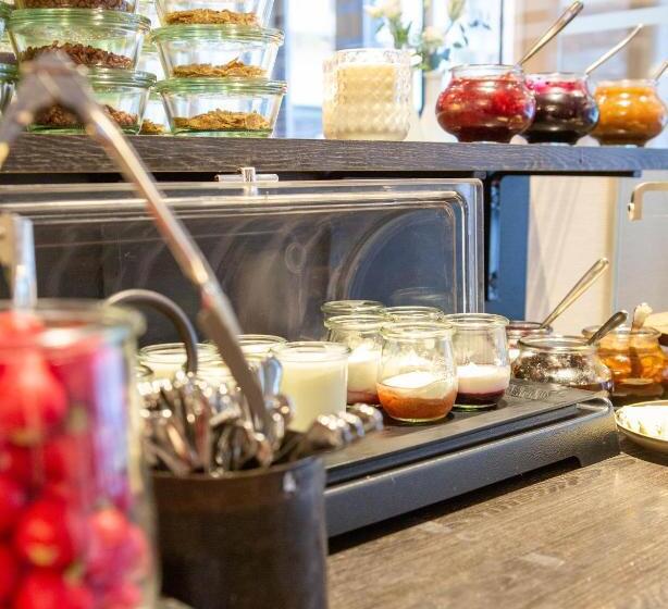 Отель Struer Grand