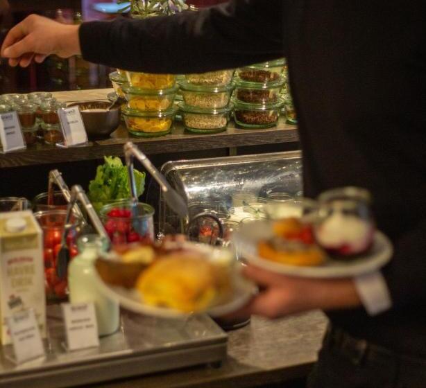 Отель Struer Grand