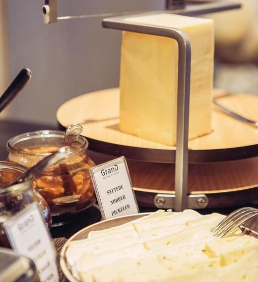 Отель Struer Grand