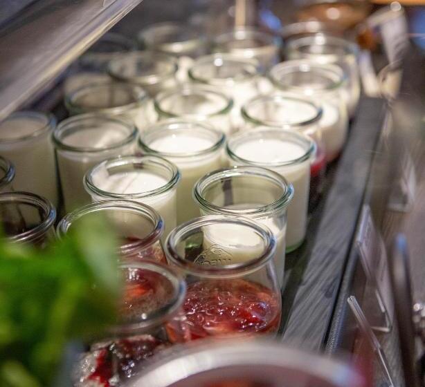 Отель Struer Grand