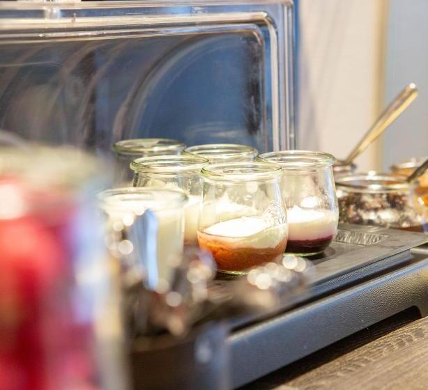 Отель Struer Grand