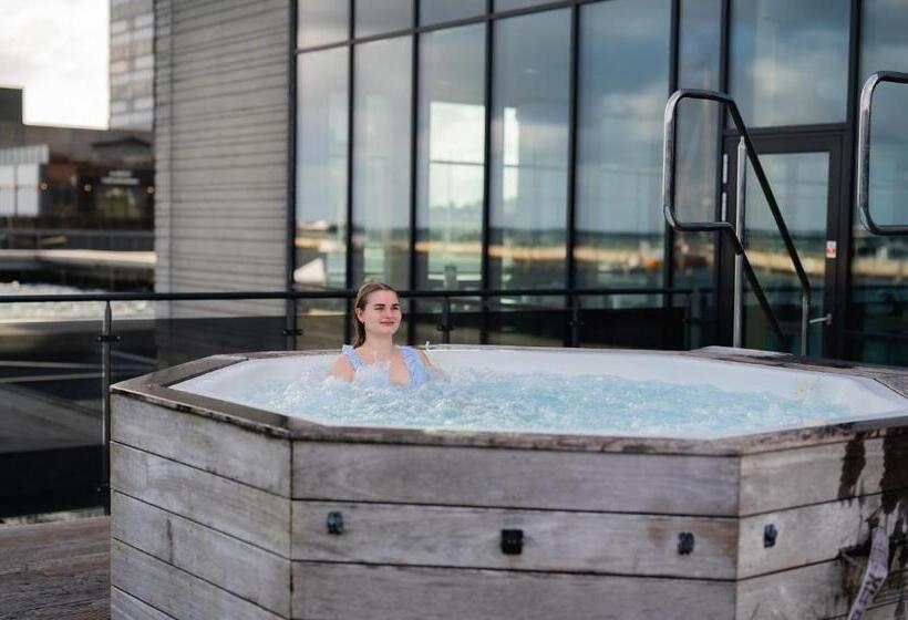 Отель Struer Grand