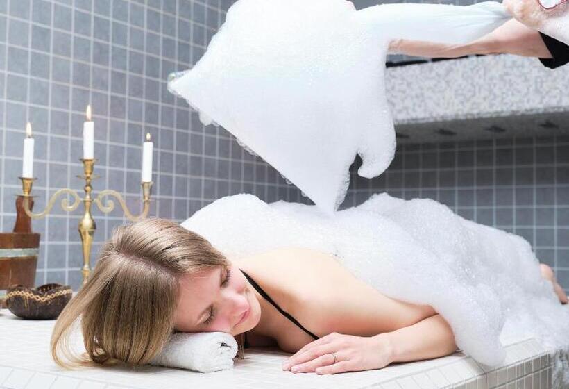 Отель Struer Grand