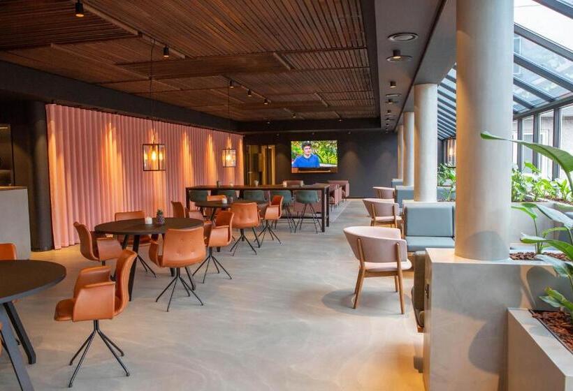 Отель Struer Grand