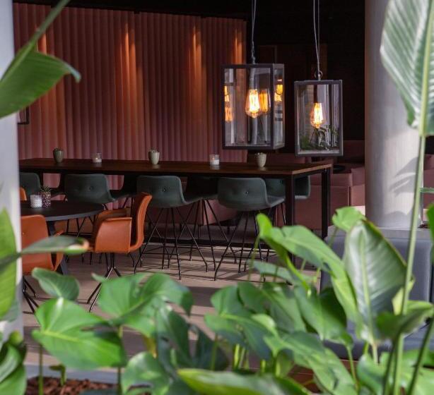 Отель Struer Grand