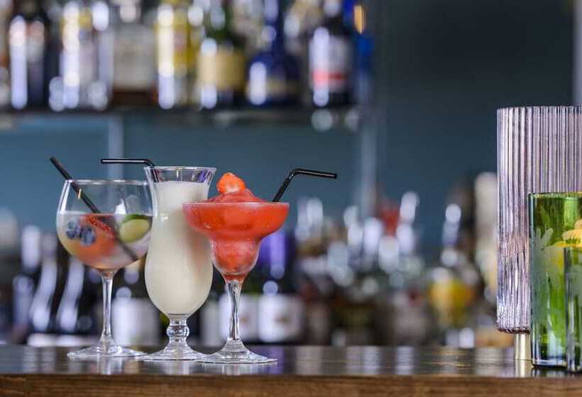 בית מלון כפרי The Ellison