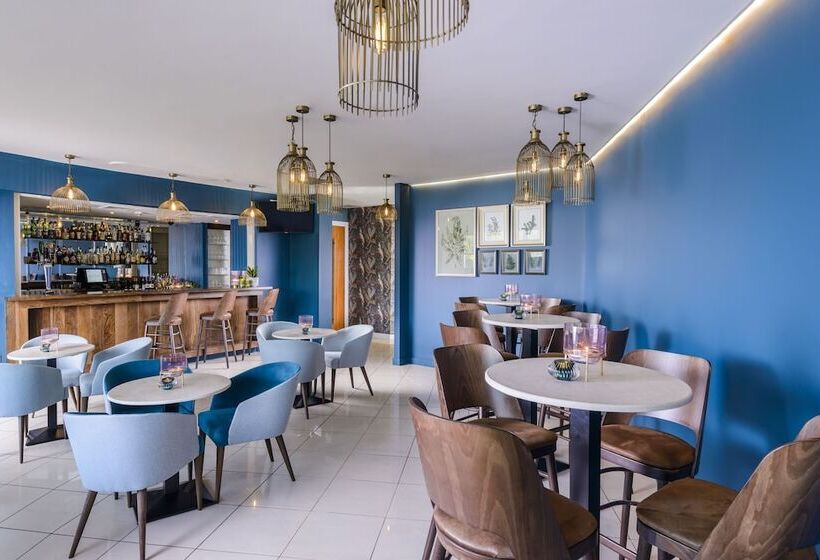 בית מלון כפרי The Ellison