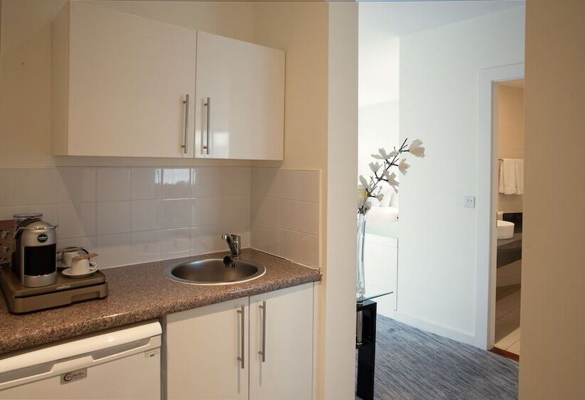 בית מלון כפרי The Ellison