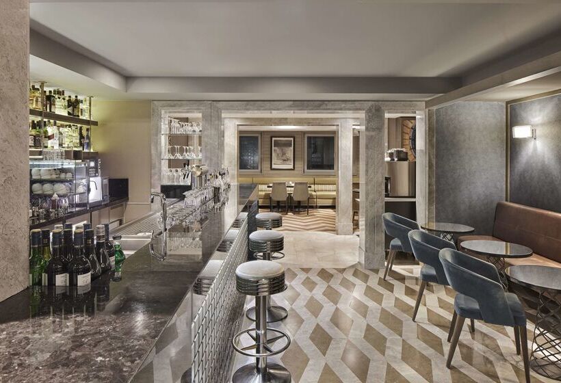 هتل Titanic Comfort Mitte