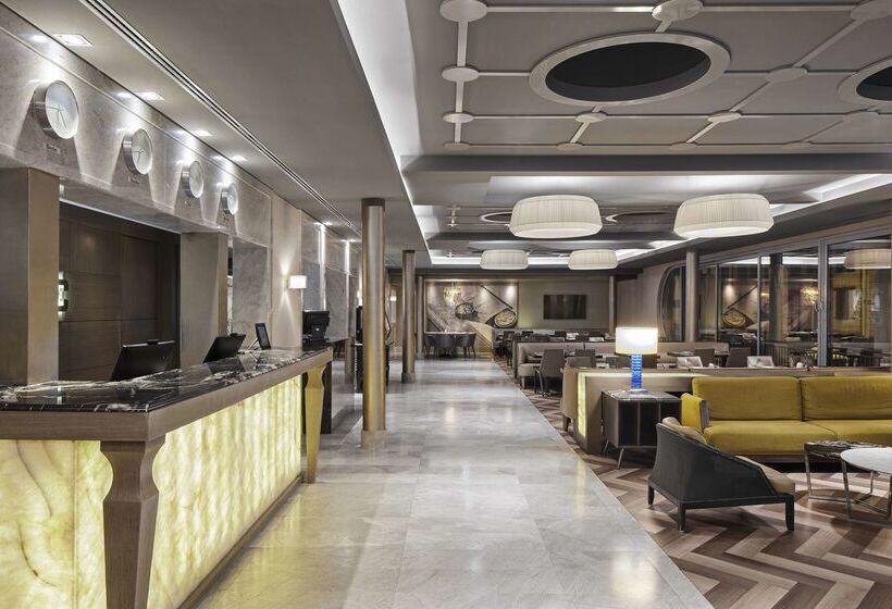 هتل Titanic Comfort Mitte