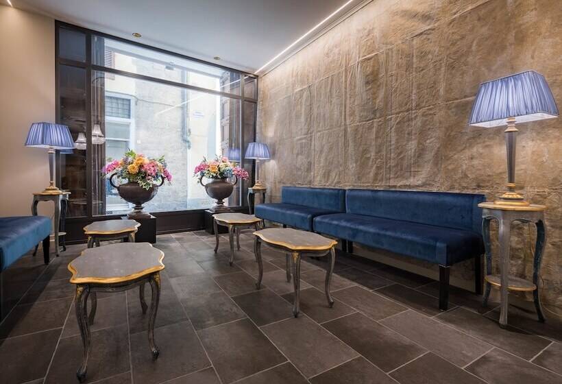 هتل Torre Guelfa Palazzo Acciaiuoli