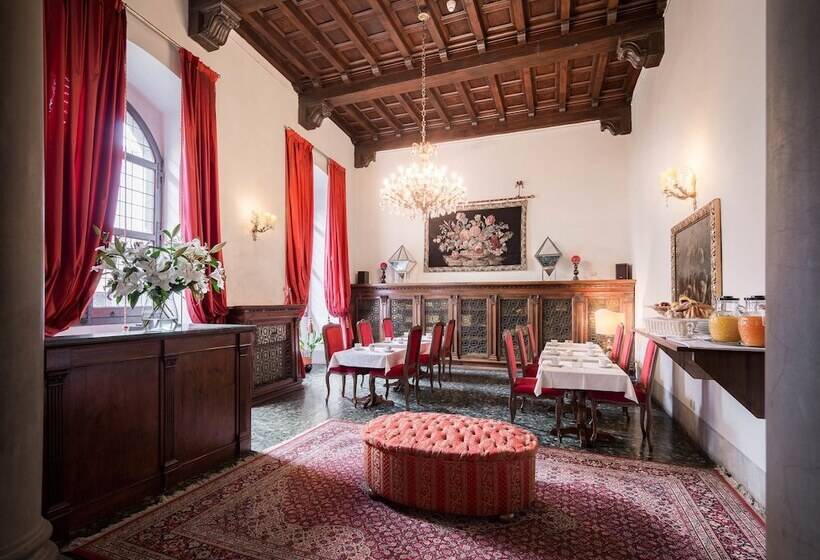 هتل Torre Guelfa Palazzo Acciaiuoli