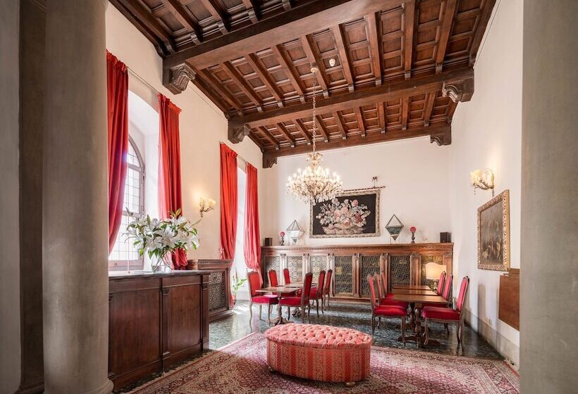 هتل Torre Guelfa Palazzo Acciaiuoli